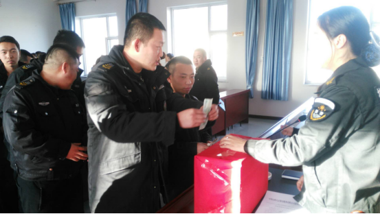 公司組織為患病員工愛心捐款